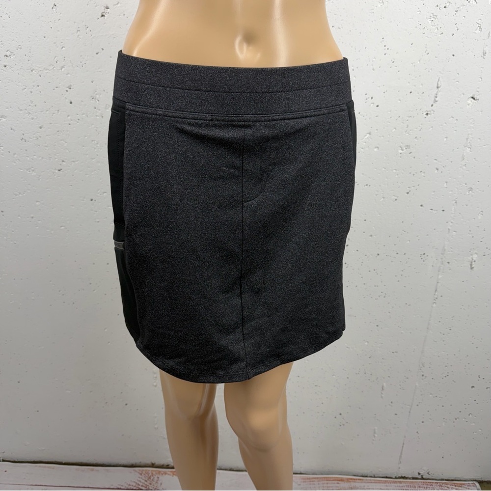 Title Nine Women’s size Small Charcoal Gray & Black 6 Pocket Athletic Skirt